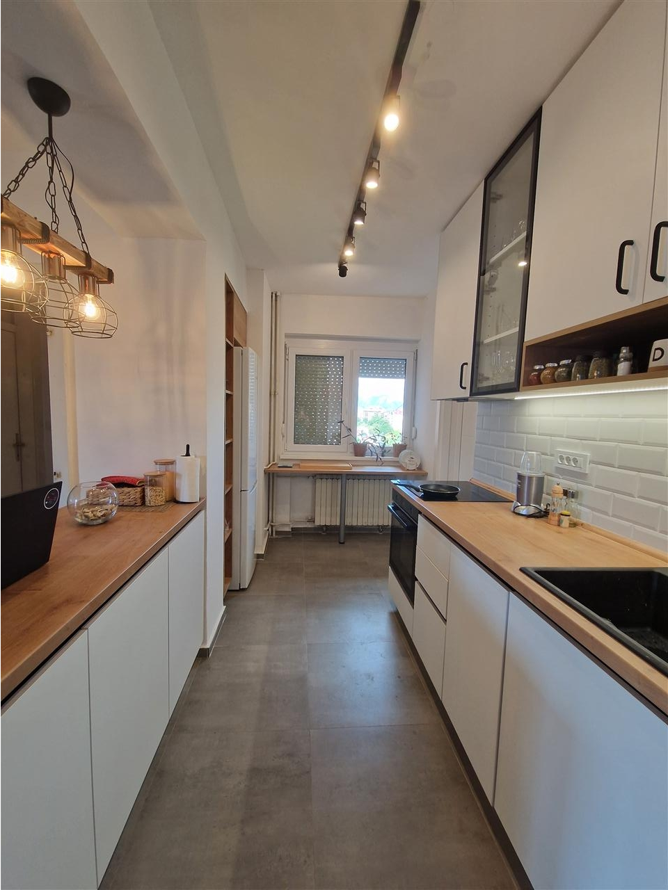 Renovated three-room apartment for rent near TC Zebra