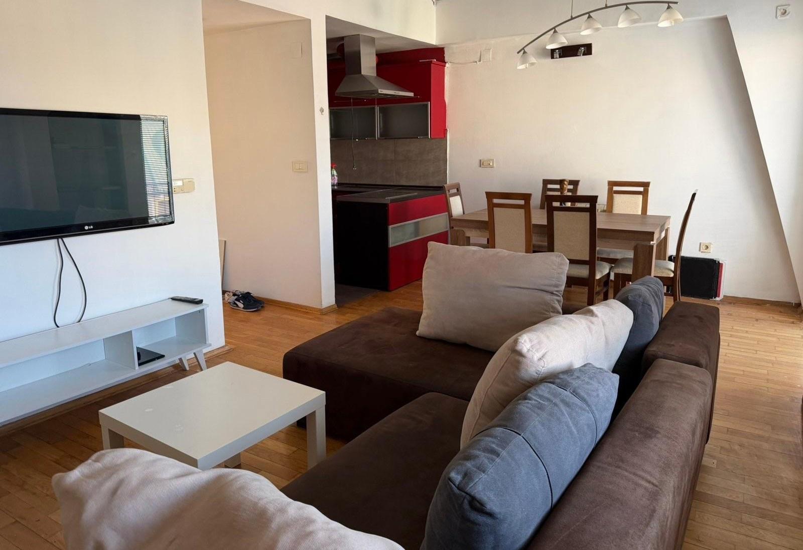 Dupleks stan 90m2 so dve spalni vo K.Voda