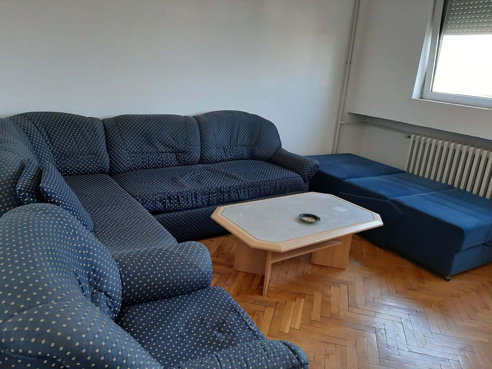 SE IZDAVA GARSONJERA VO CENTAR