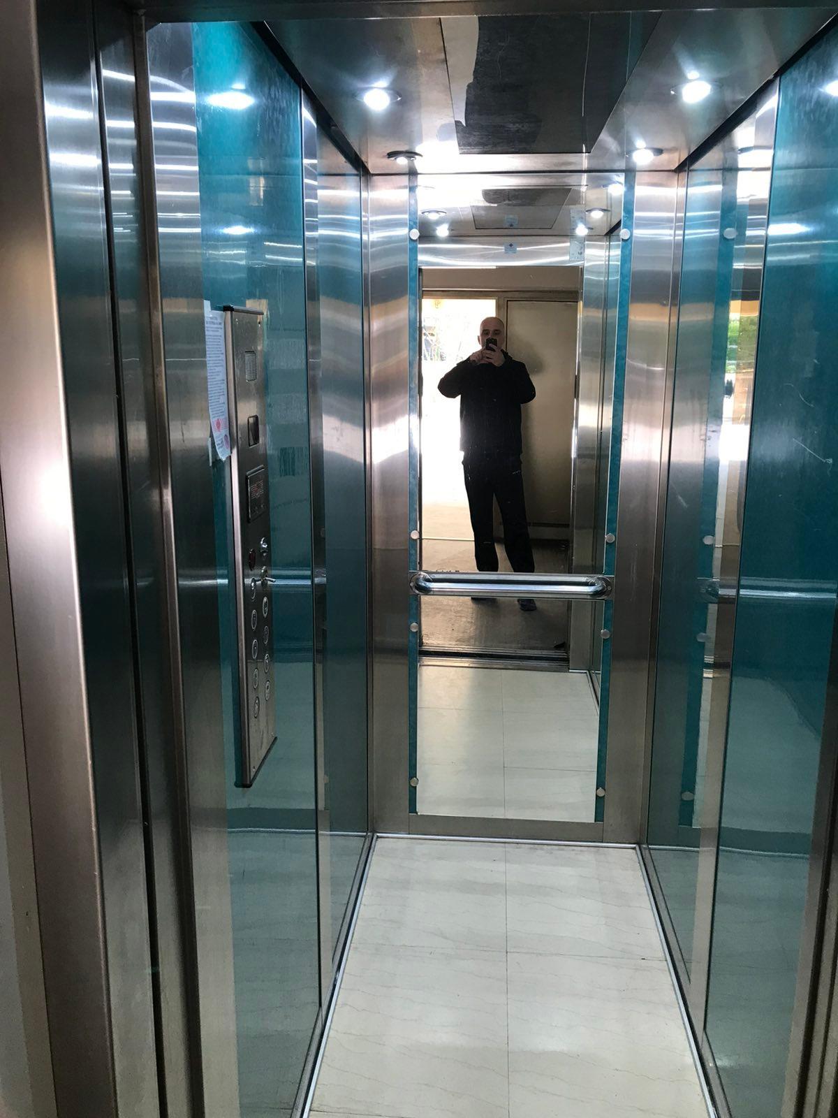 SE IZDAVA STAN POZADI DIAMOND -CENTAR