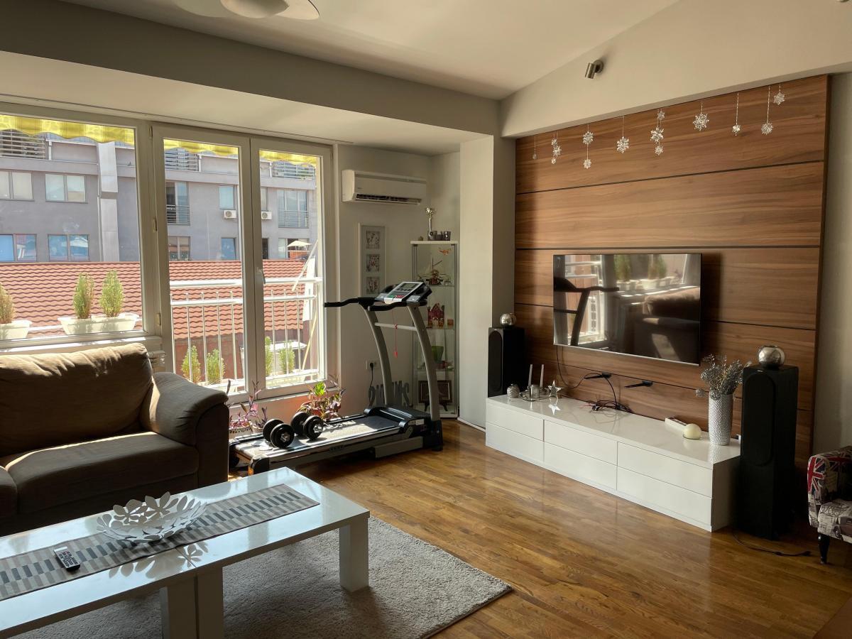 A 90 m2 apartment for rent in the Center