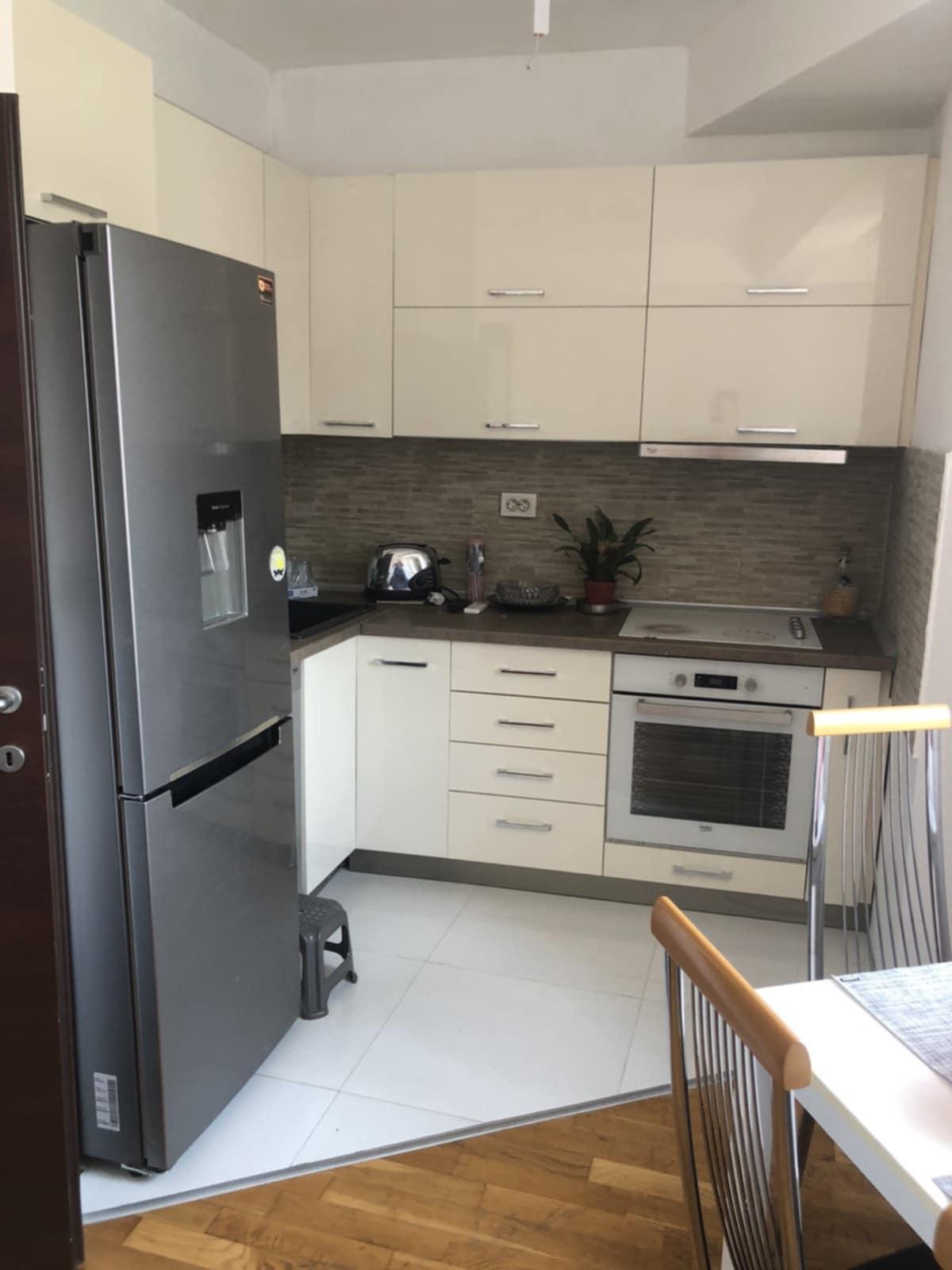 СТАН 43М2 (38+4+7М2/) + ПАРКИНГ, ОПРЕМЕН, 2.КАТ