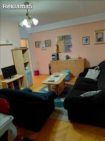 ,,Bella'' Stan 55m2 vo Centar pozadi Skalesta Zgrada