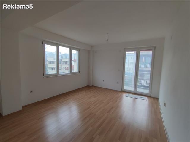 ,,Bella'' Stan 57m2 vo Strog Centar na Ohrid kaj Opstina