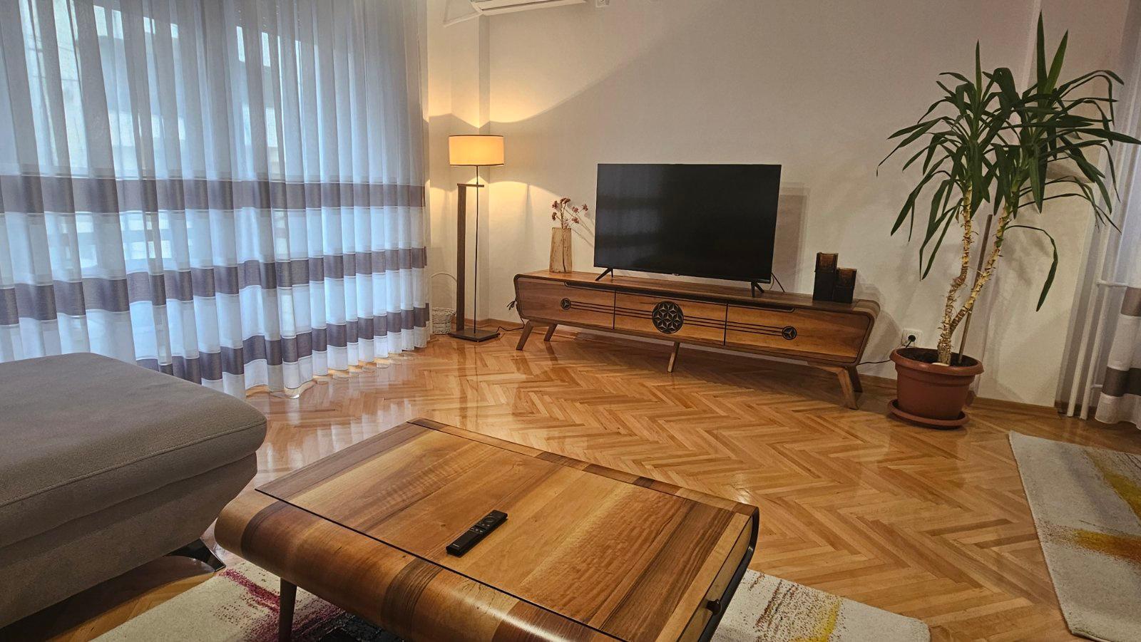 A comfortable and spacious apartment is for rent in Debar Maalo