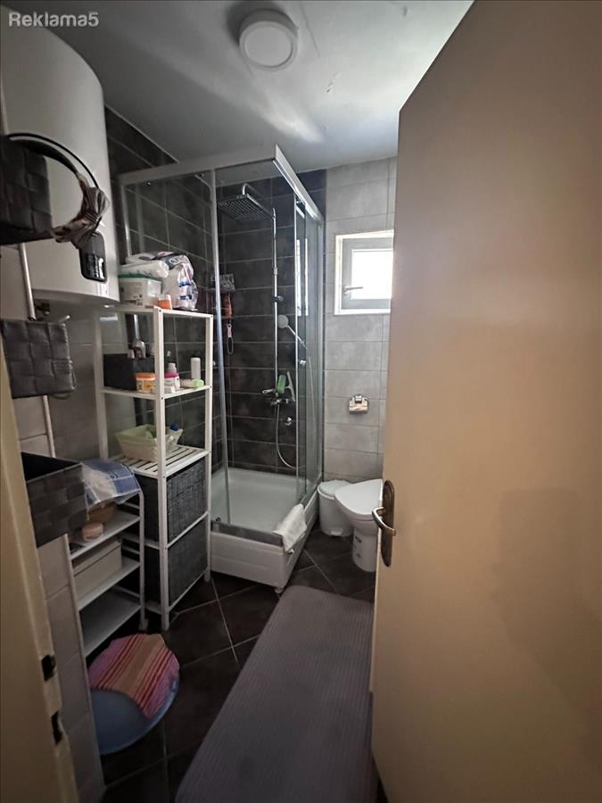 42201-Za prodazba 3-soben, renoviran stan vo strog Centar