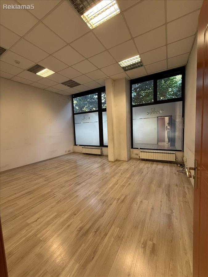 Business building for rent in Center near Korchagin.