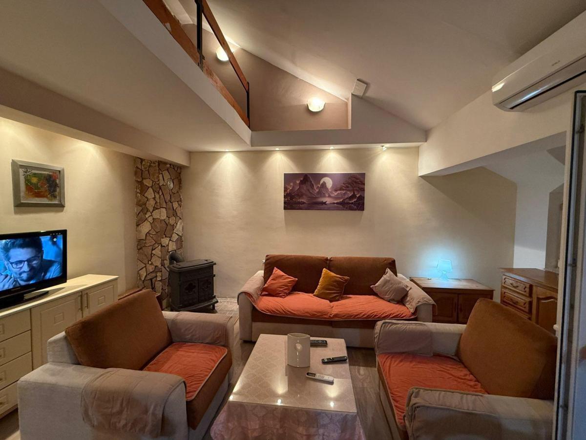 Apartment 140 m2 for rent in Aerodrom