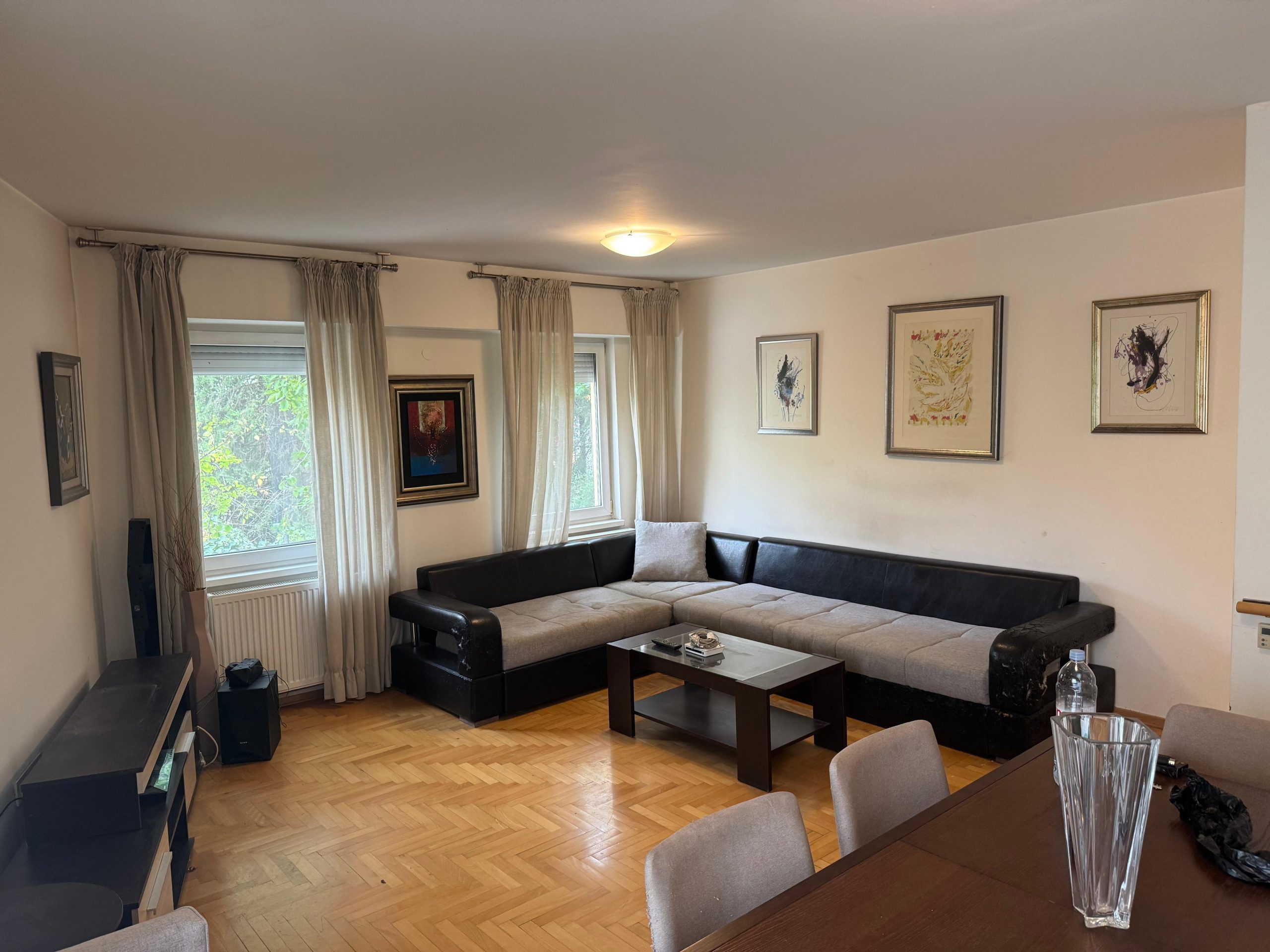 SAVIĆ IS SELLING AN APARTMENT IN TAFTALIJE 2