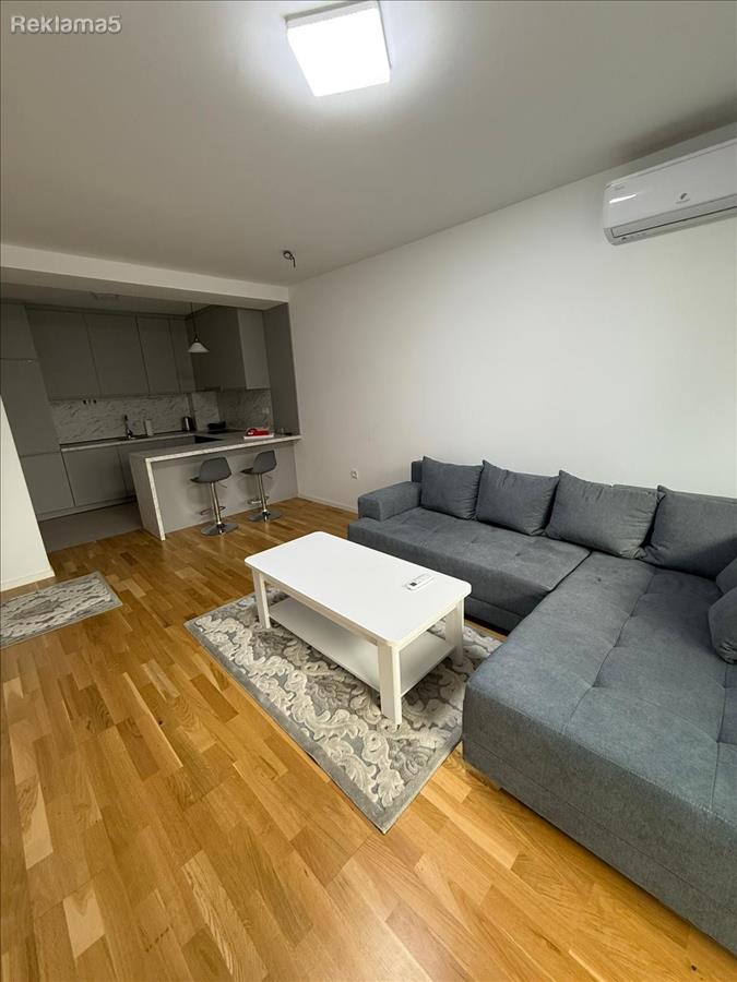 Se izdava stan vo East Gate Living 72m2