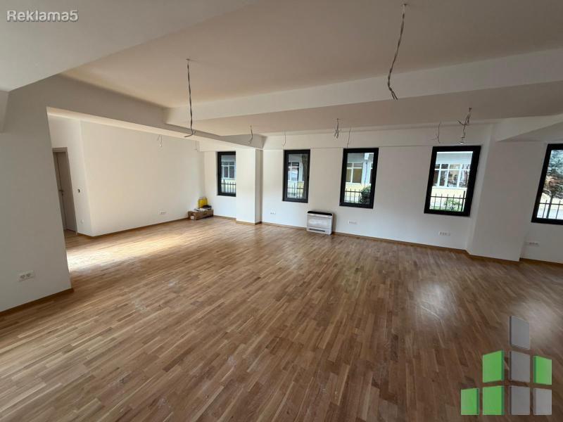 Se izdava kancelariski prostor vo Centar