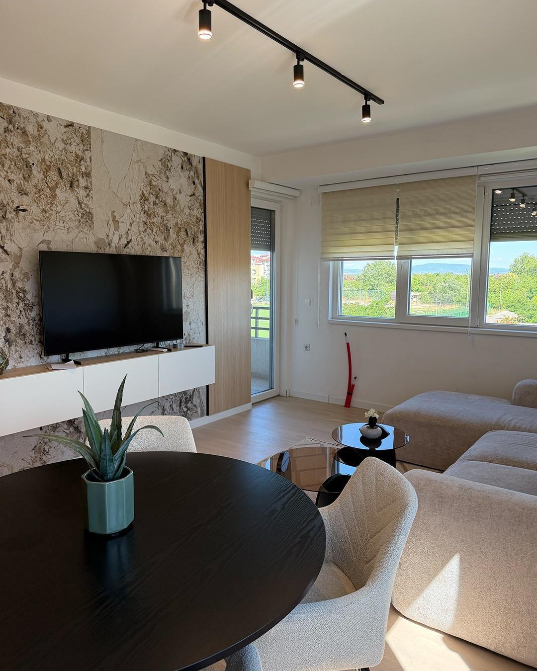 Modern and fully furnished three-room apartment for rent!