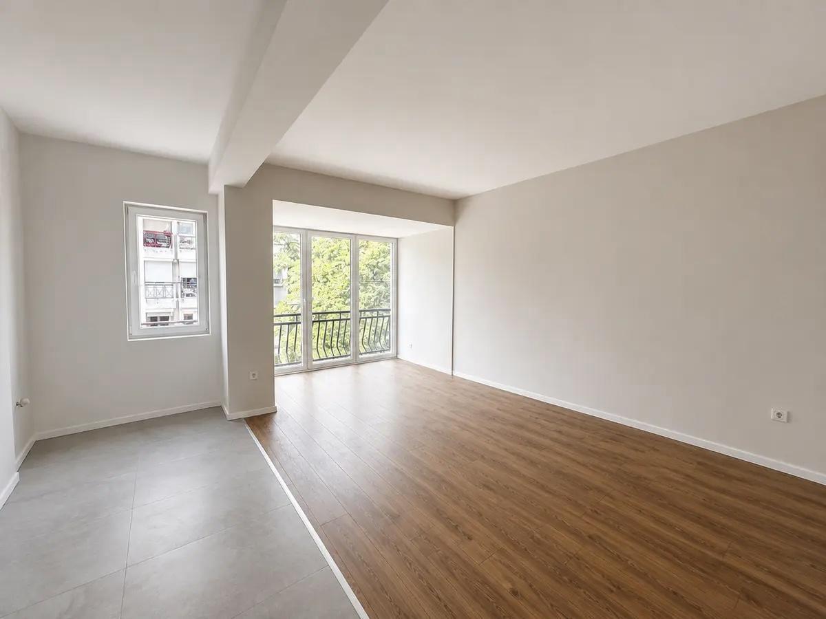 Stan vo Centar kaj Univerzalna 74m2 so 2 spalni renoviran
