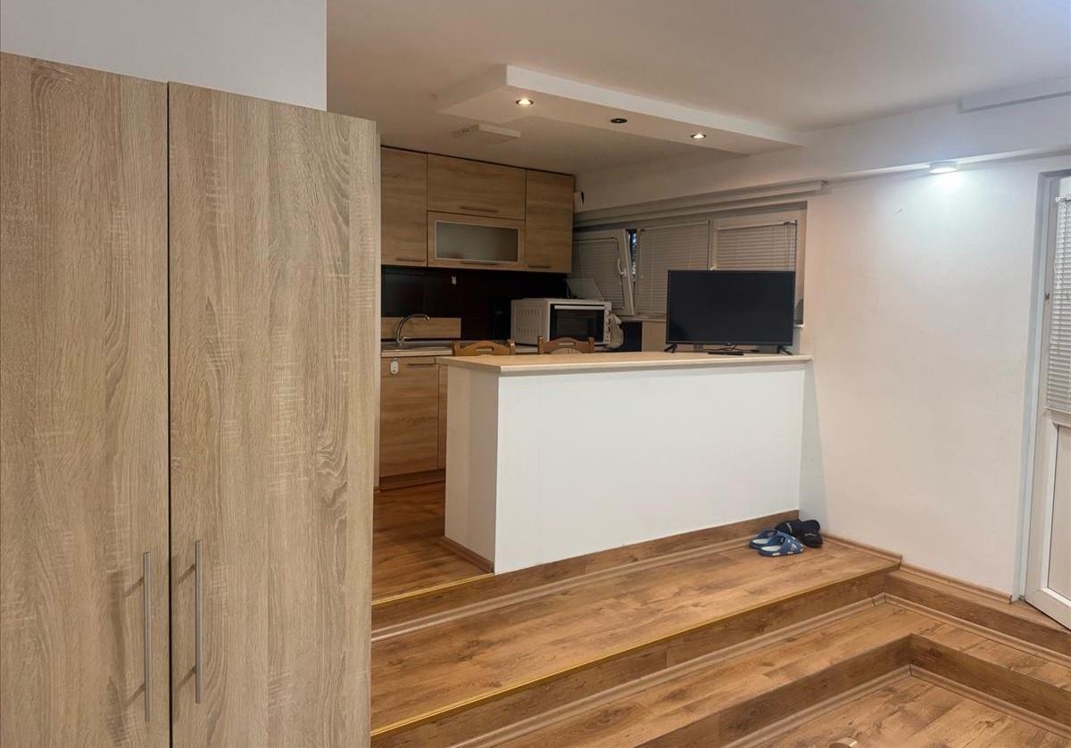 A 30 m2 apartment is for rent in the Center