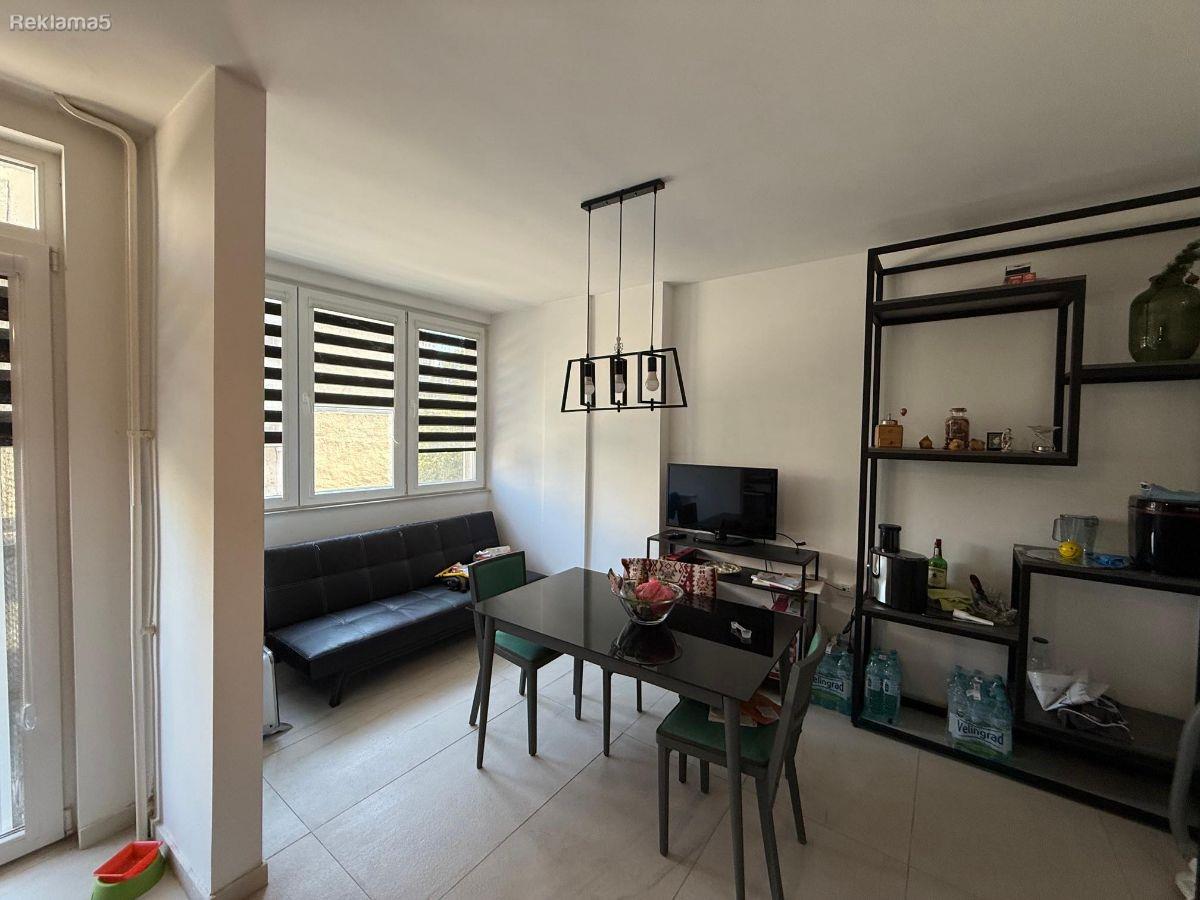 Stan vo Centar kaj bilna 72m2 renoviran