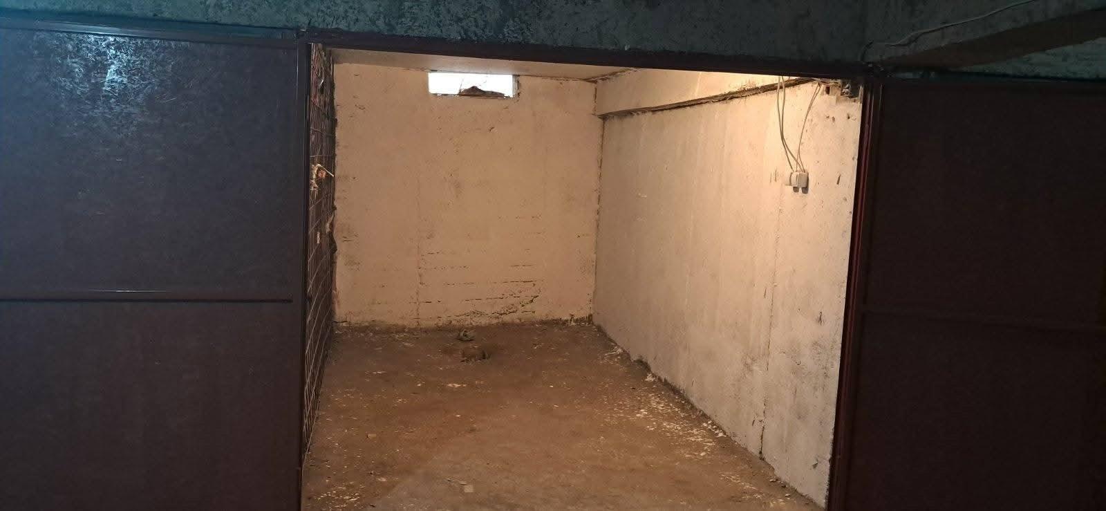 SE PRODAVA GARAZA VO KISELA VODA