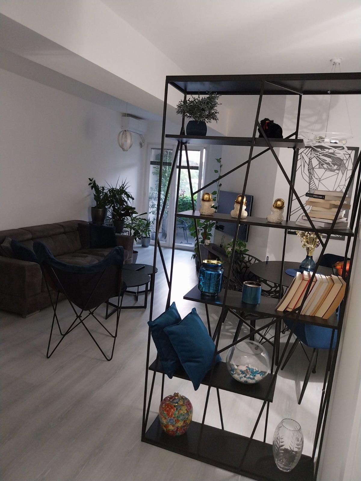 Izdavam stan de lux opremen