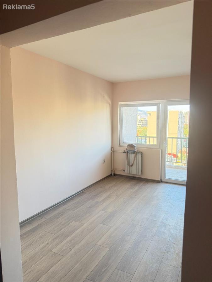Izdavam Prazna Garsonjera 32 m2 Kisela Voda Rampa