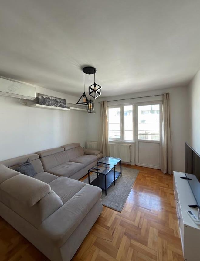 Se prodava stan 60m2 vo Debar Maalo