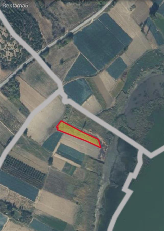 Се продава земјиште во с.Николиќ до езерото