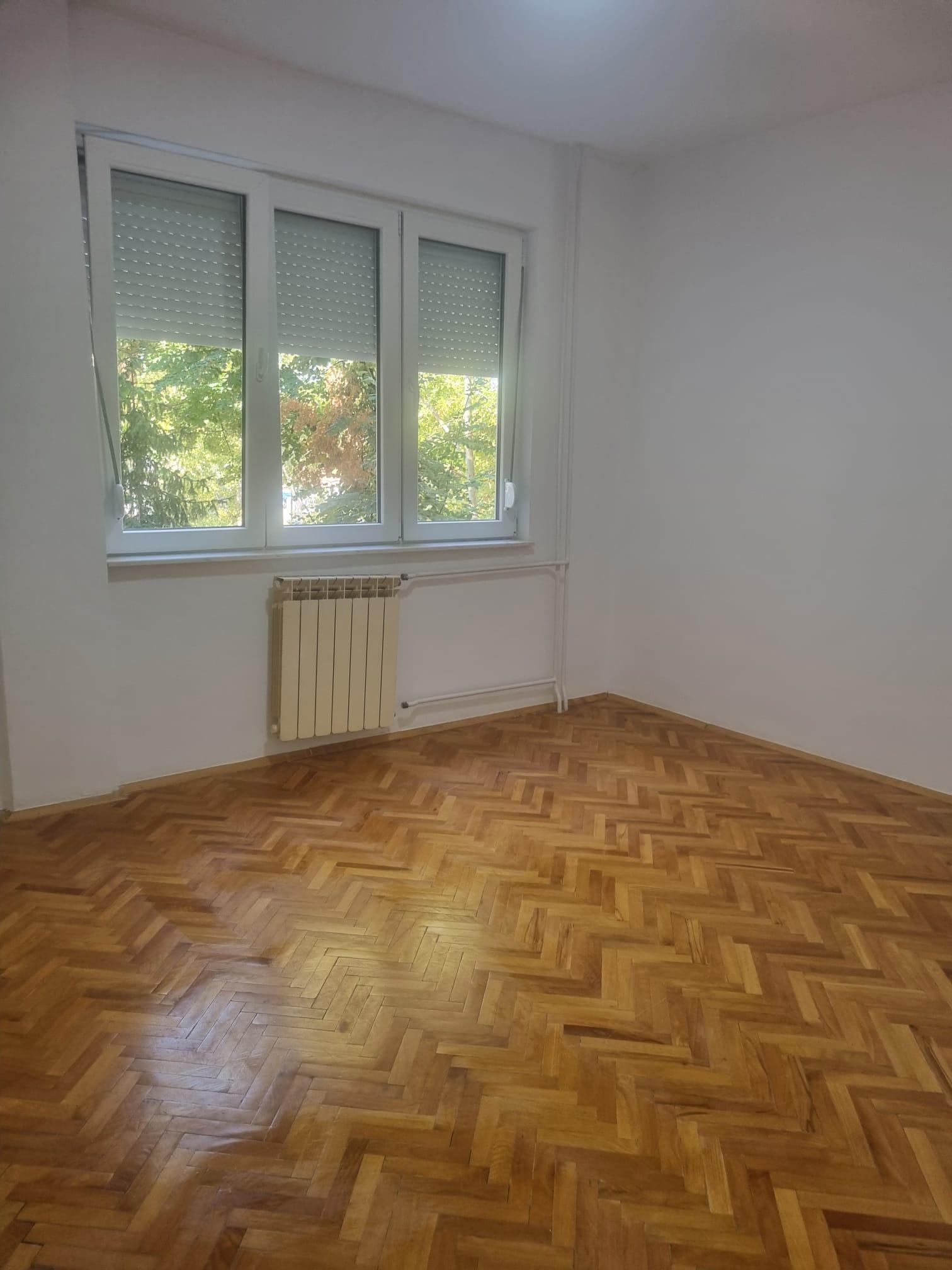 Ipet Banesë me Qera ne Tophane- Se izdava Stan pod Kirija vo