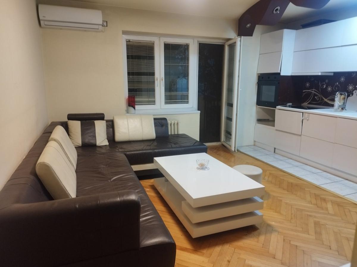 Се издава стан од 55 м2 во Аеродром