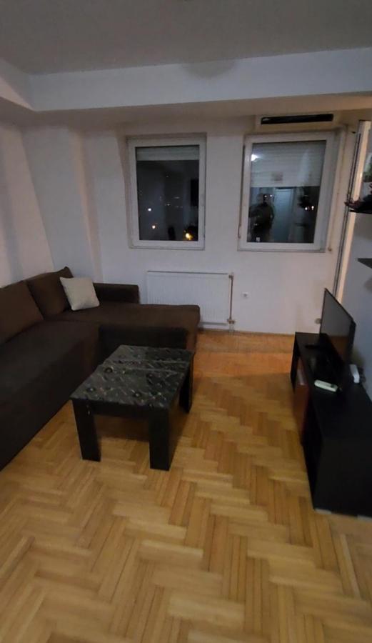 57 m2 apartment for rent in Aerodrom