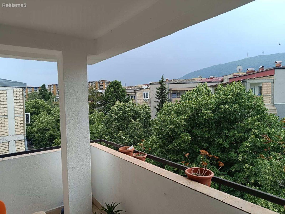 Се продава стан во Карпош 4 83m2