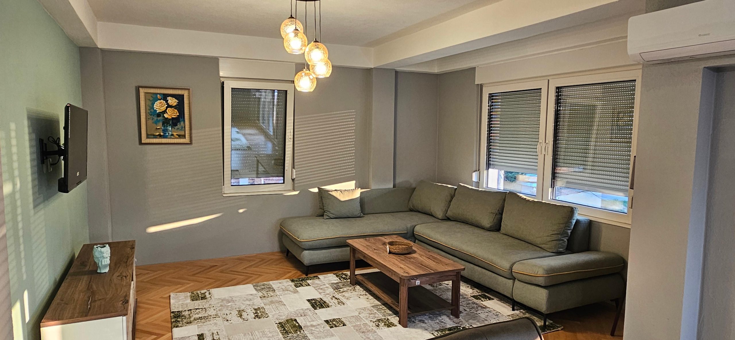 I RENT A NEW LUXURY APARTMENT IN THE CENTER OF SHTP
