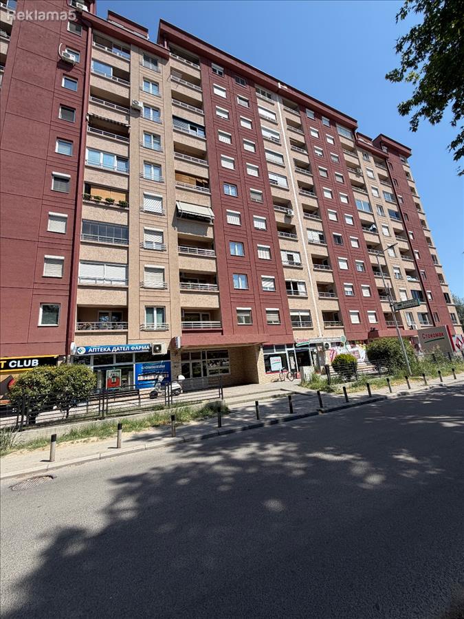 Furnished apartment for sale in Aerodrom/Adora
