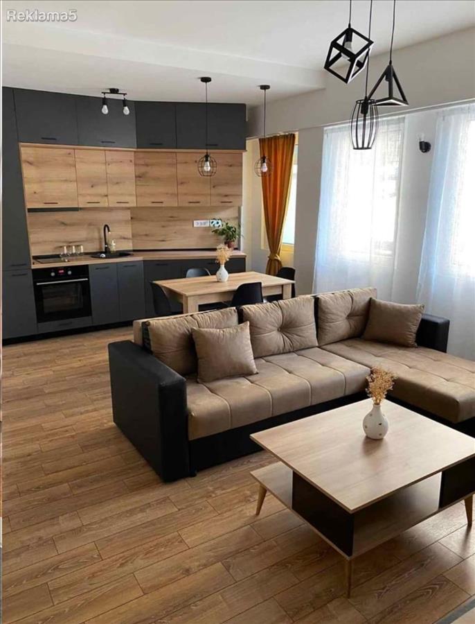 I rent an apartment