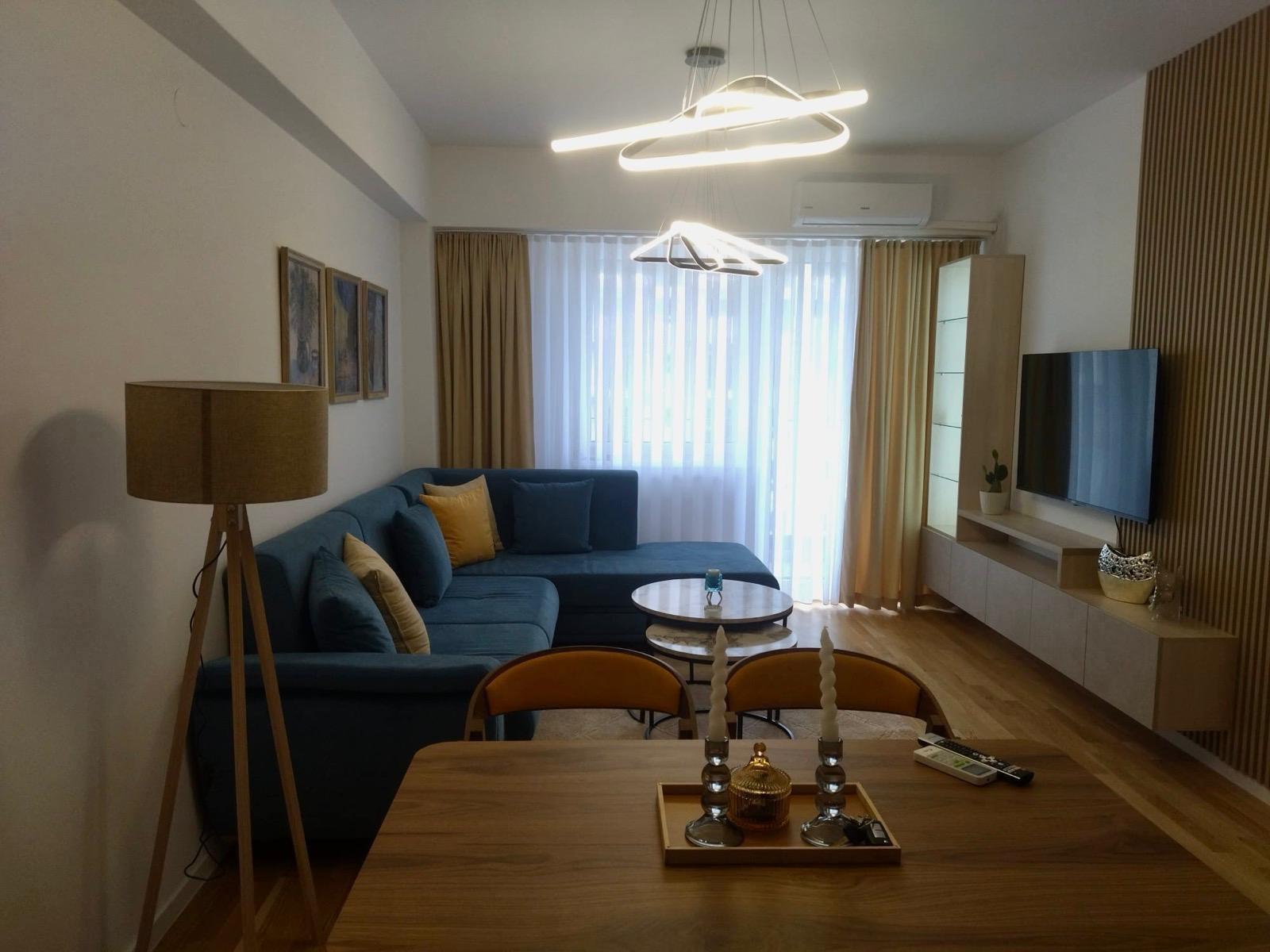 SE IZDAVA NOV NAMESTEN DVOSOBEN STAN VO EAST GATE LIVING