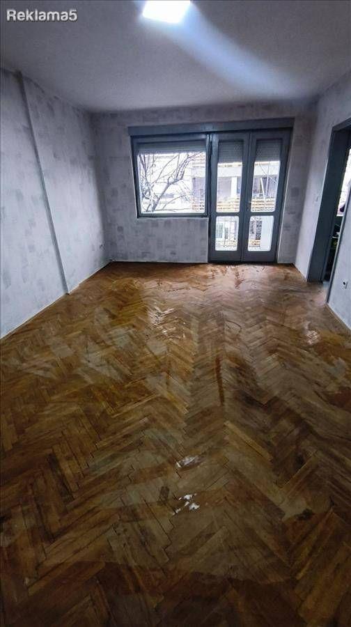 СЕ ПРОДАВА ДВОСОБЕН 55М2 СТАН ВО ХРОМ