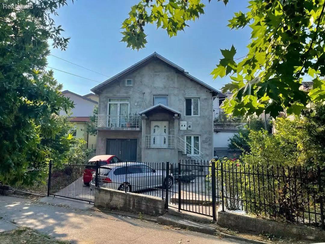 ИТНО Се продава куќа на атрактивна локација