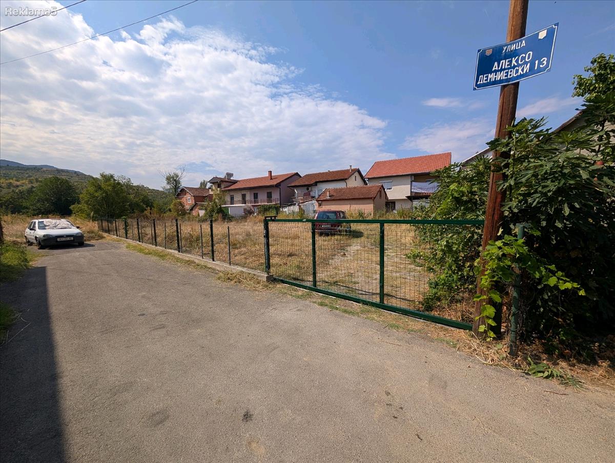 Се Издава Плац од 520м2 во Ѓорче Петров