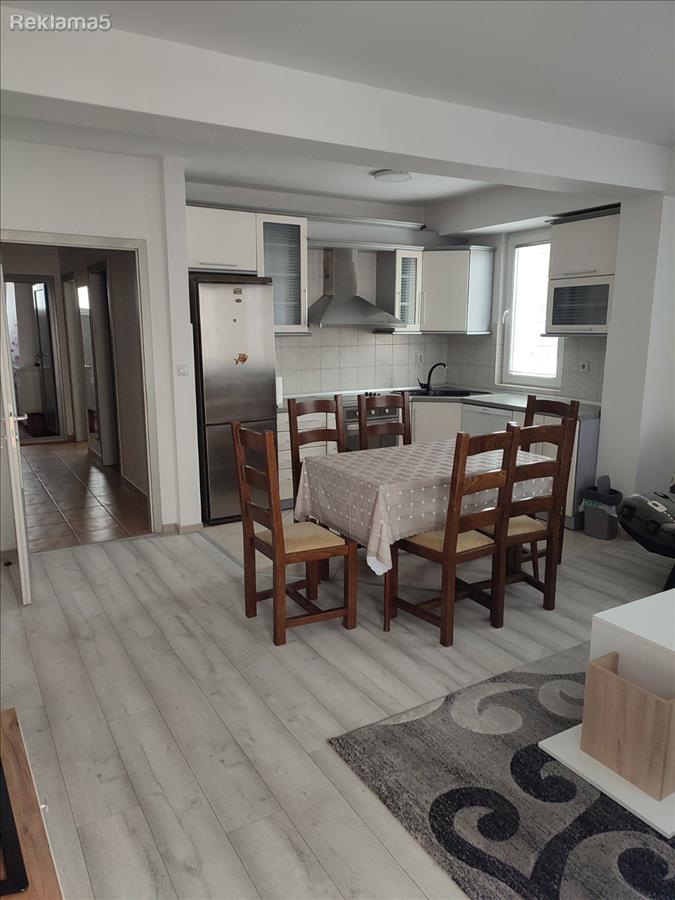 Se izdava namesten trosoben 60m2 K.Voda Rampa