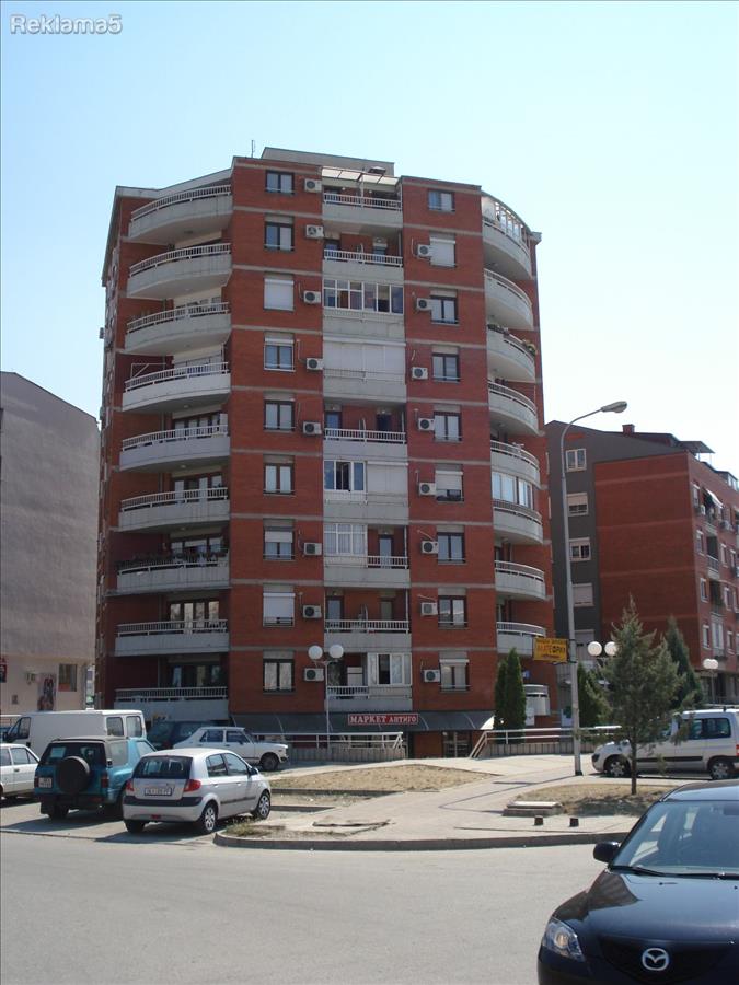 SE IZNAJMUVA STAN