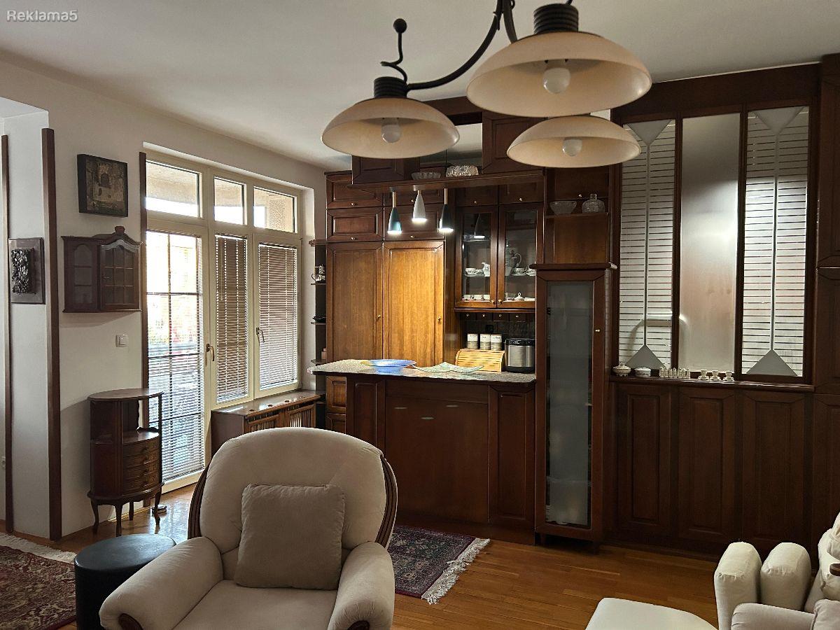 Se prodava stan 105m2 vo blizina na Gradski park