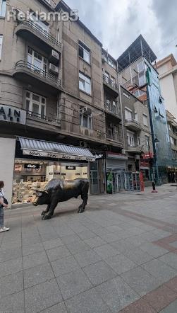 Se izdava stan vo Centar na ul.Makedonija 103m2 so 3 spalni