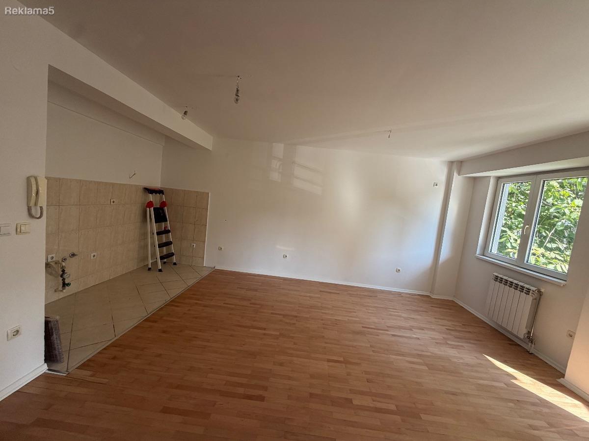 Se prodava stan 38m2 vo Centar sproti Gradezen fakultet