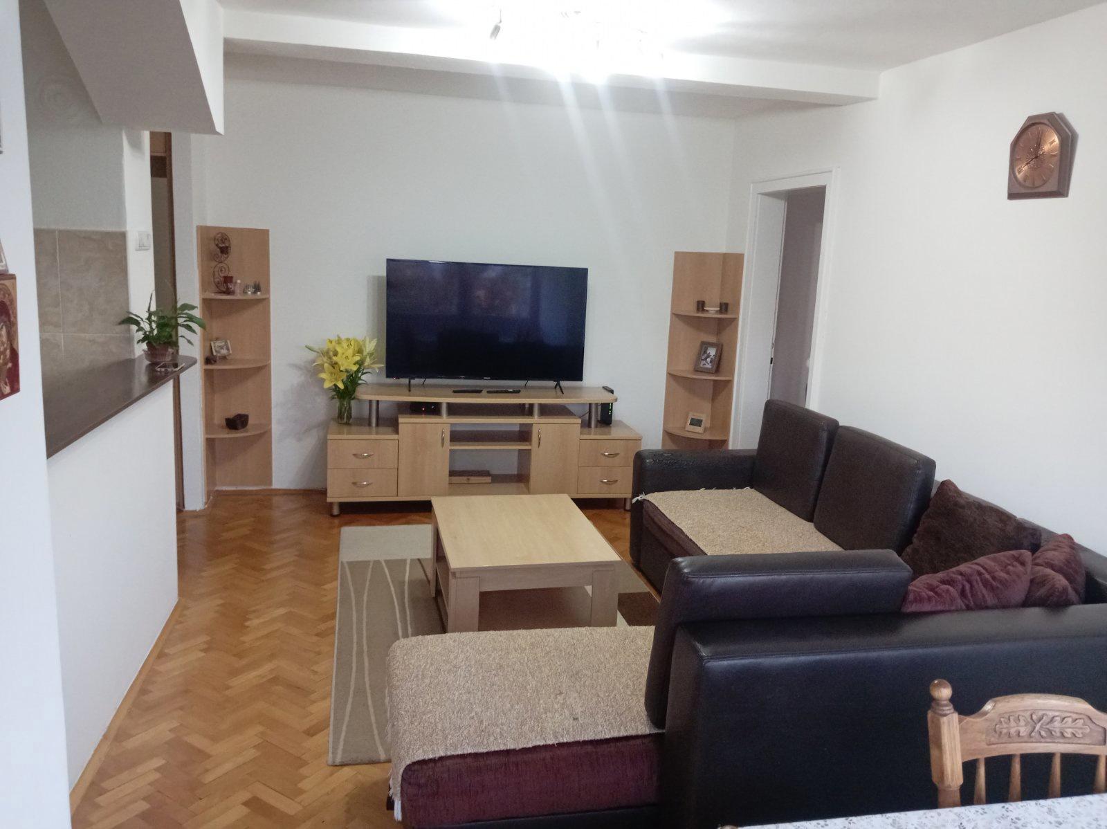 SE PRODAVA TROSOBEN STAN KISELA VODA 51m2
