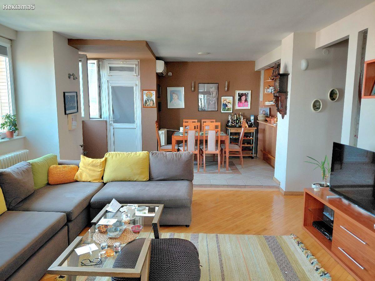 Се продава реновиран стан во Градски зид | 87м²