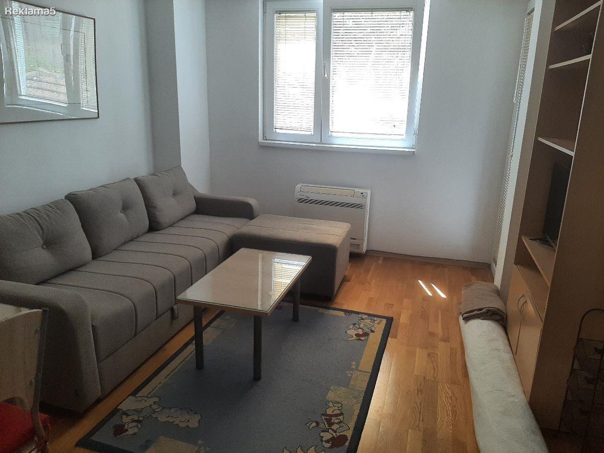 Се издава наместен стан во Центар | 42м² | 380€
