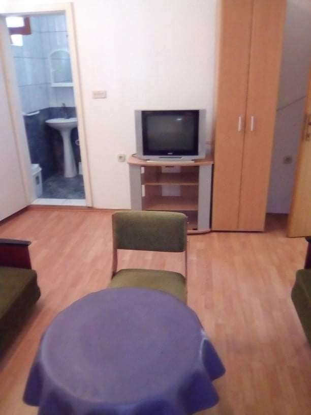 Izdavam apartman na podolg period