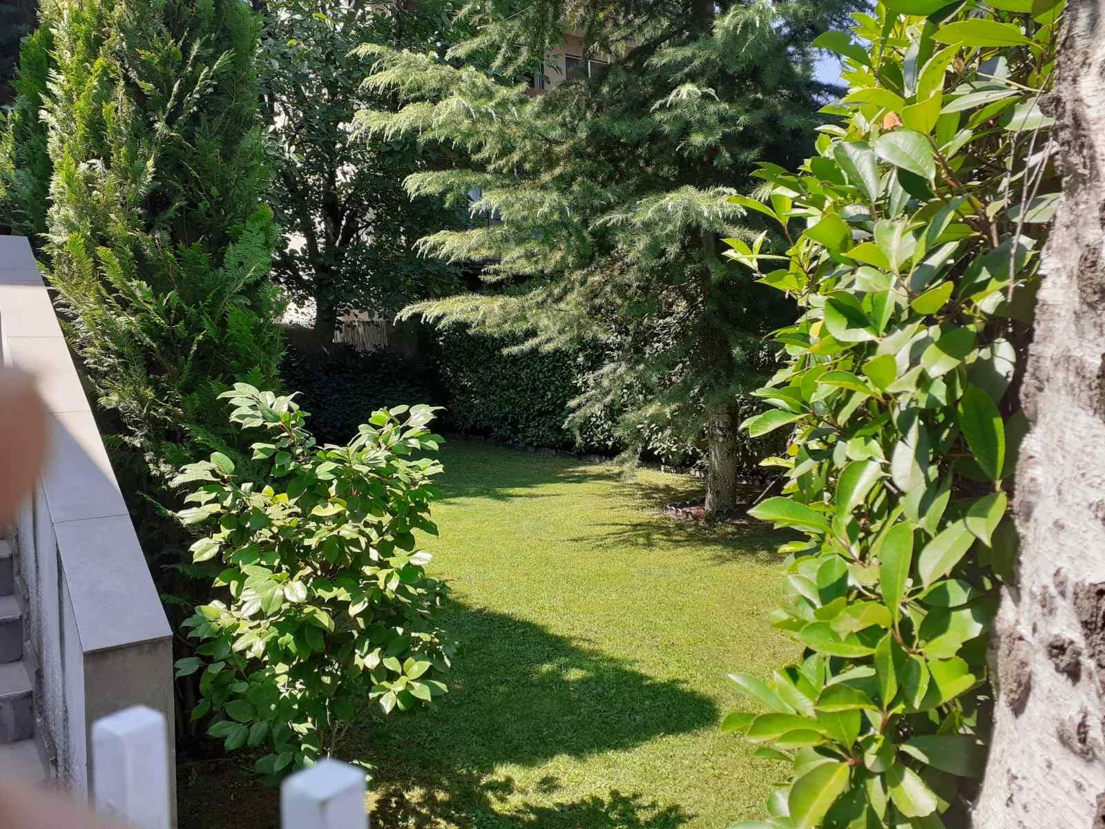 Se izdava nova kukja 400m2,5spalni,Crnice nad Klinicki