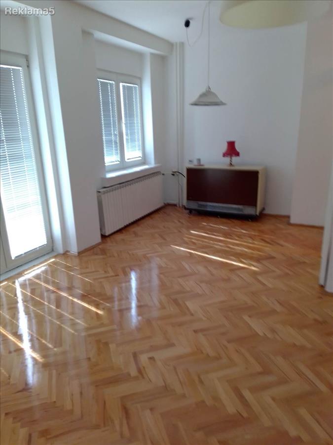 CENTER, APARTMENT FOR RENT FROM 15.05., WITH KITCHEN