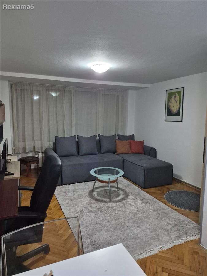 Se izdava garsonjera