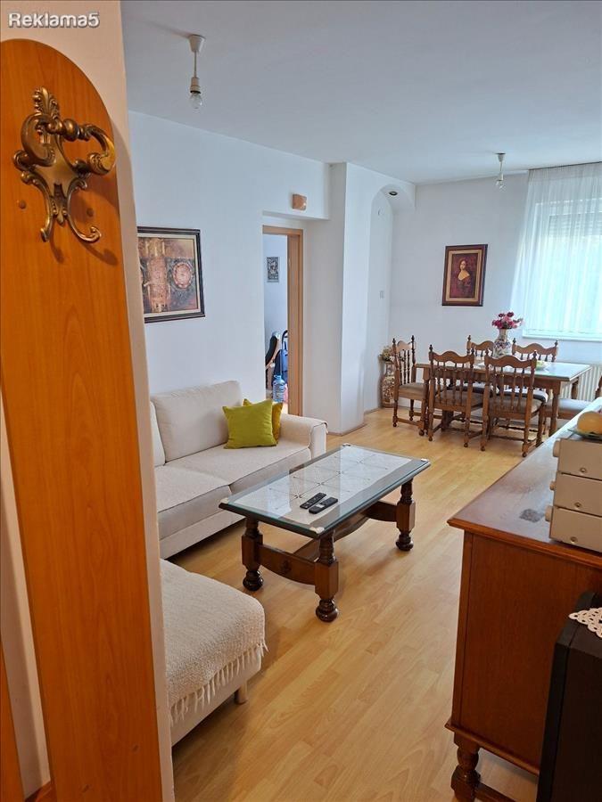 PRODAVAME TROSOBEN STAN VO K.VODA VO RASADNIK OD 68M2