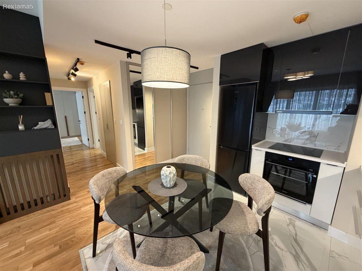 Луксузен Стан за Издавање во Diamond Residence