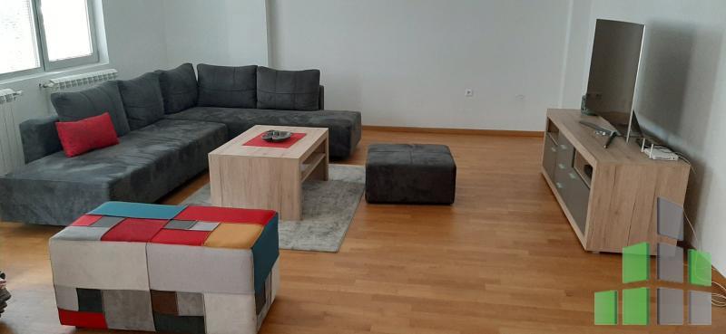 Se izdava 4-sob namesten stan vo Centar - Univerzalna Sala